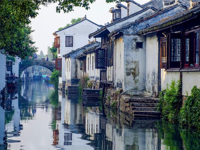 我闺蜜告诉我，，，家里介绍对象，不是太喜欢，想自己去寻找。